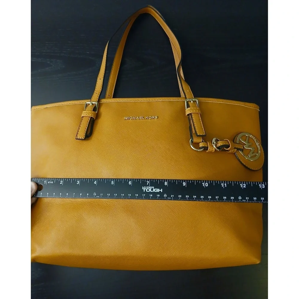 Michael Kors Jet Set Travel Tote Tan Saffiano Leather Gold Hardware‎